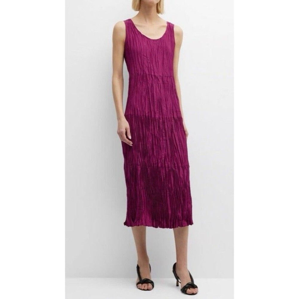 Sleeveless Crinkle Midi Dress in Magenta